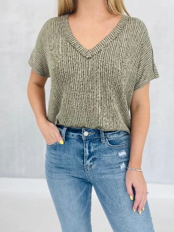 Effortlessly Cute Top - Olive